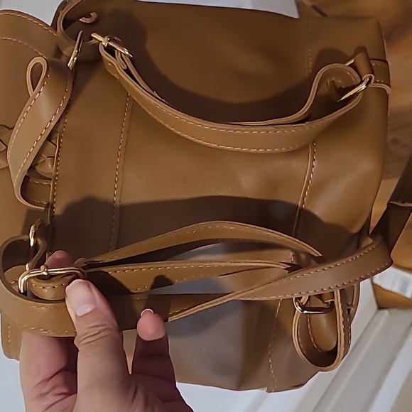 Tassel gold metallic backpack - Picture 5 of 7